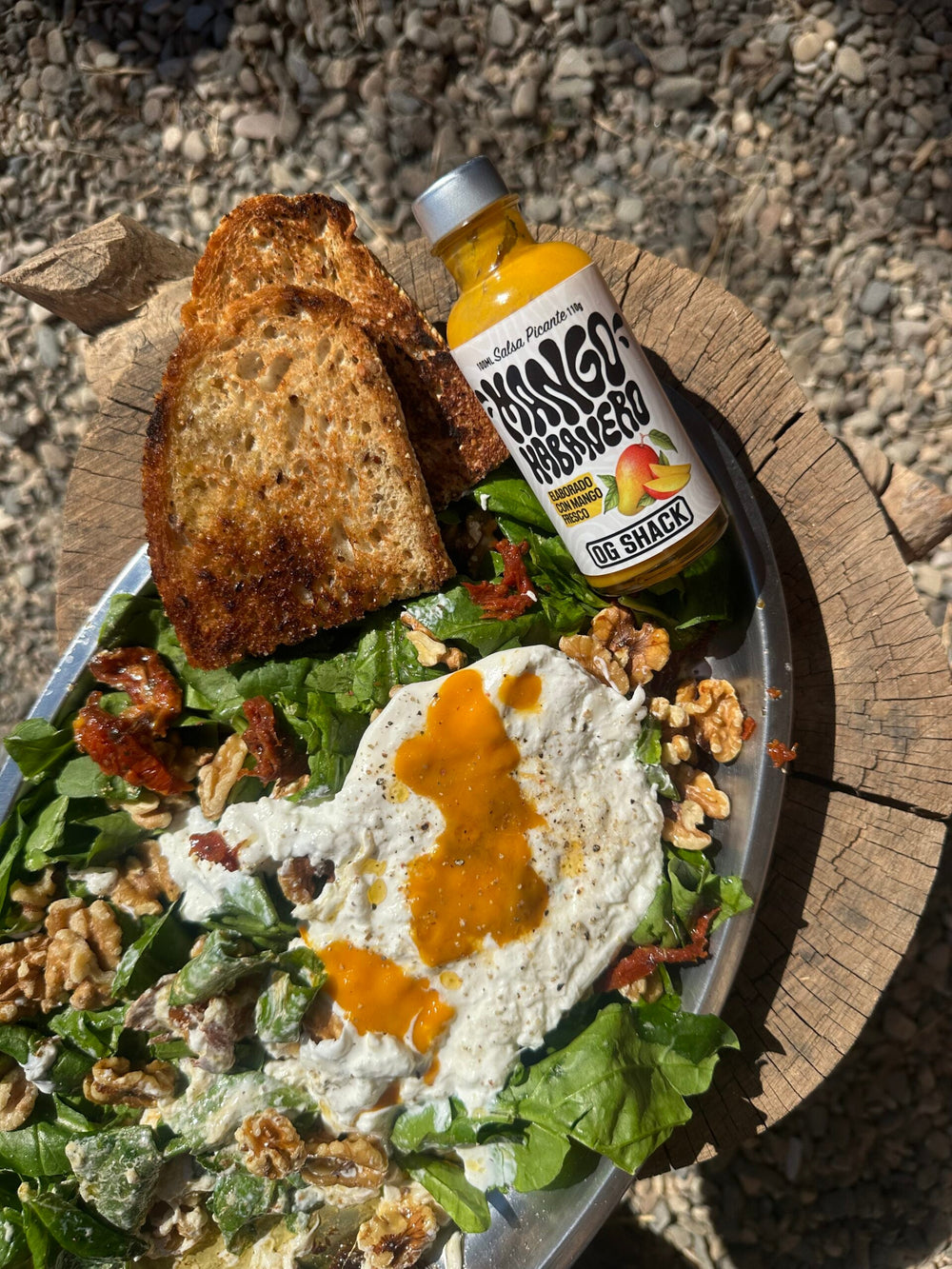 Spicy burrata salad